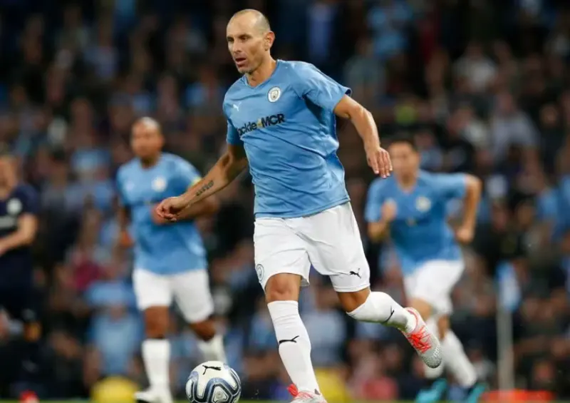 Martin Petrov và Cơn Địa Chấn Man City